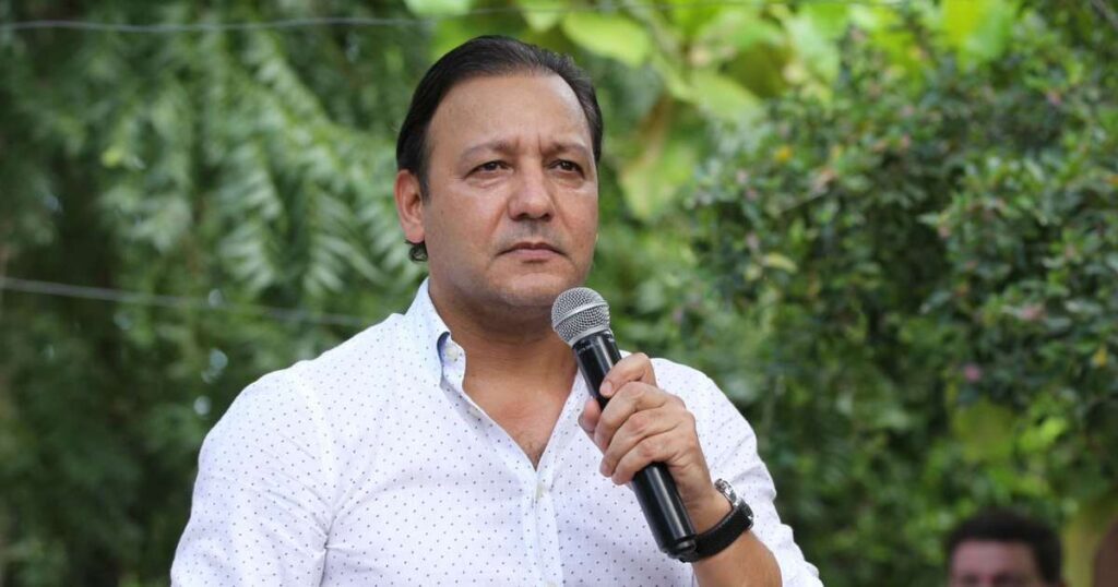 Abel Martínez  expresa enfocarse en los “miles” que a diario se juramentan PLD y no en los que salen